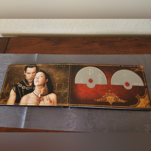 The Tudors: The Complete Series - Picture 5 of 11